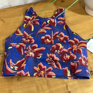 NWT Athleta Conscious Crop Printed A-C Cups. Purple Floral small